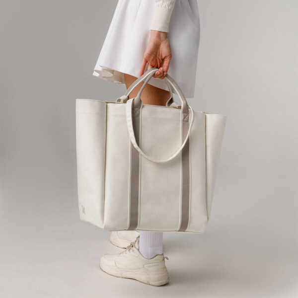 Tura XL Tote